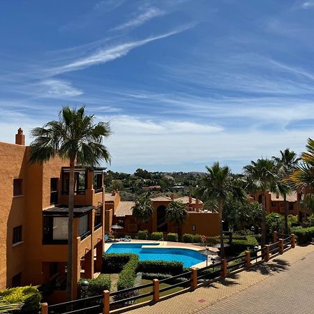 Piso De Lujo Totalmente Equipado A Estrenar Para 6 Estepona Eksteriør bilde