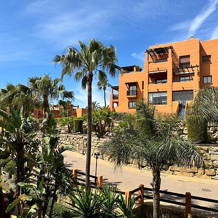 Piso De Lujo Totalmente Equipado A Estrenar Para 6 Estepona Eksteriør bilde