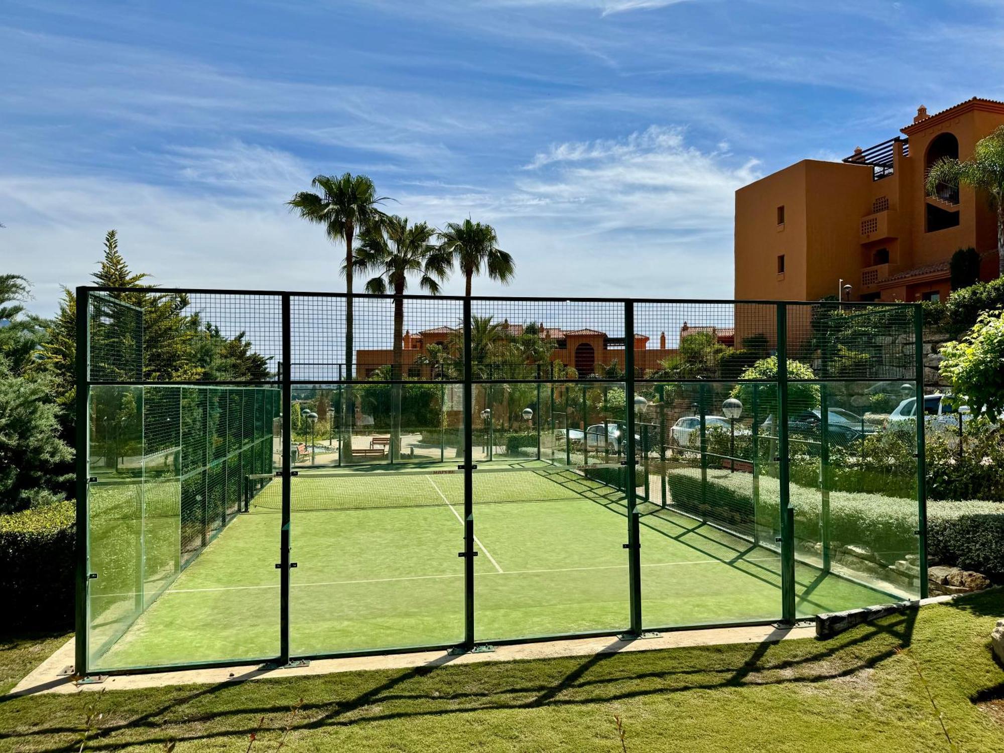 Piso De Lujo Totalmente Equipado A Estrenar Para 6 Estepona Eksteriør bilde